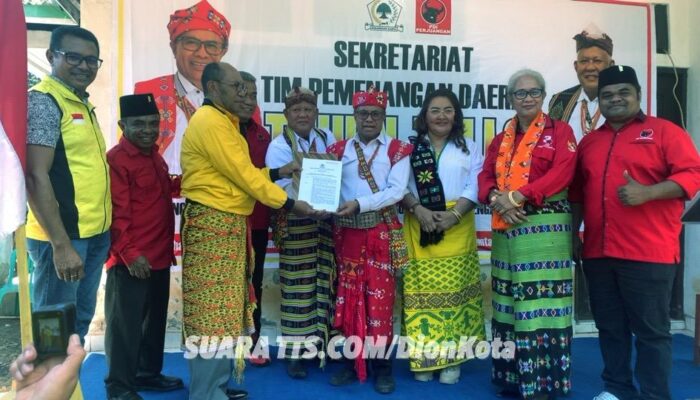 Sebelum Daftar di KPUD TTS, Golkar dan PDIP Serahkan Rekomendasi Untuk Paket Tahun-Tallo 