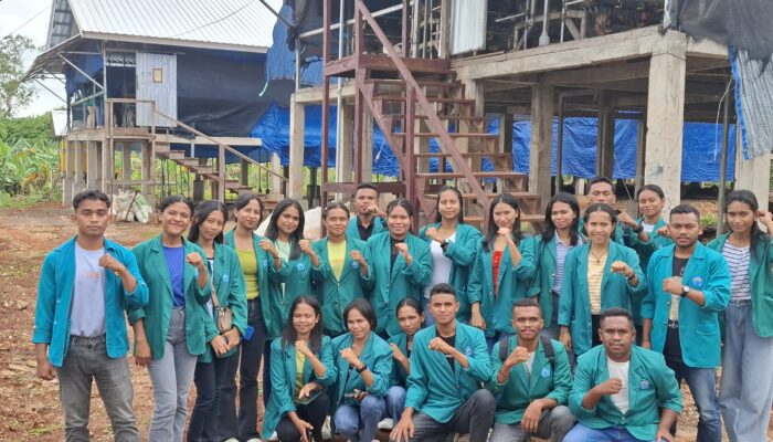 Mahasiswa Unimor Field Trip ke Peternakan Ayam Petelur Milik TLM Soe 