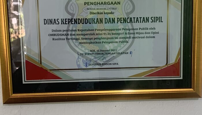 Dukcapil TTS Raih Penghargaan Kepatuhan Pelayanan Publik Dengan Kualitas Tertinggi Dari Ombudsman RI