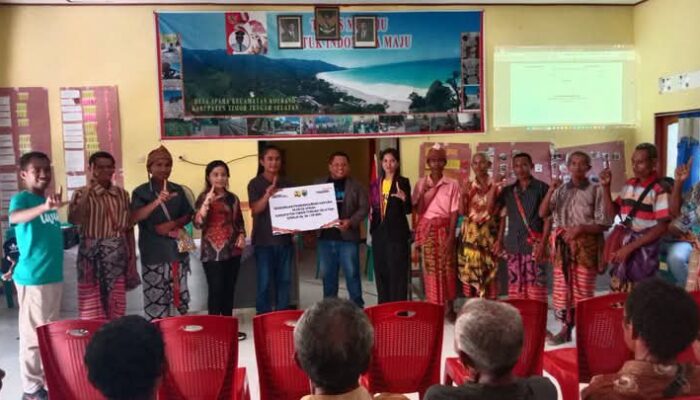 Tingkatkan Estetika, Bank Mandiri Bantu Dana Untuk Pembangunan Gapura Desa Spaha 