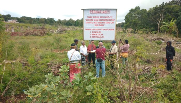 Suku Tauho Pasang Papan Larangan Beraktivitas di Tanah Fafinisin