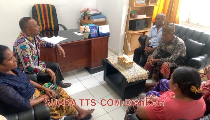 Warga Tubmonas Temui Kadis PMD Adukan Kepala Desa, Agustus Inspektorat Turun