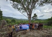 Jane  Suryanto Bantu Bibit Jagung untuk Jemaat Bakibalaf Jelang Musim Tanam 2025