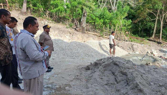 Sekda TTS Tinjau Dapur MBG 3T, Ajak Desa Terlibat Aktif