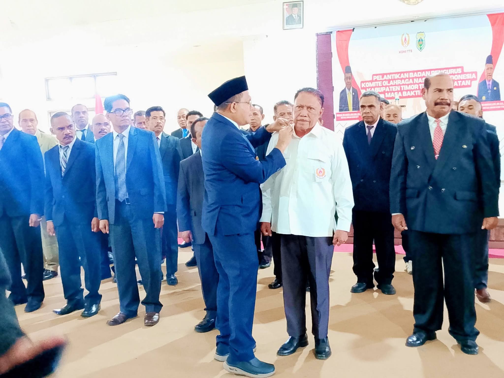 Pimpin KONI TTS, Bupati Lioe Target Prestasi di PON 2028