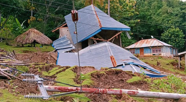 Longsor Terjang Desa Lobus, 5 Rumah Ambruk dan 29 Warga Mengungsi