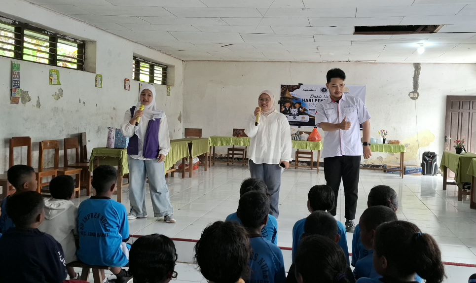 PDGI NTT Gelar Baksos di SD Inpres Nulle, Edukasi Anak Pentingnya Merawat Gigi Sejak Dini