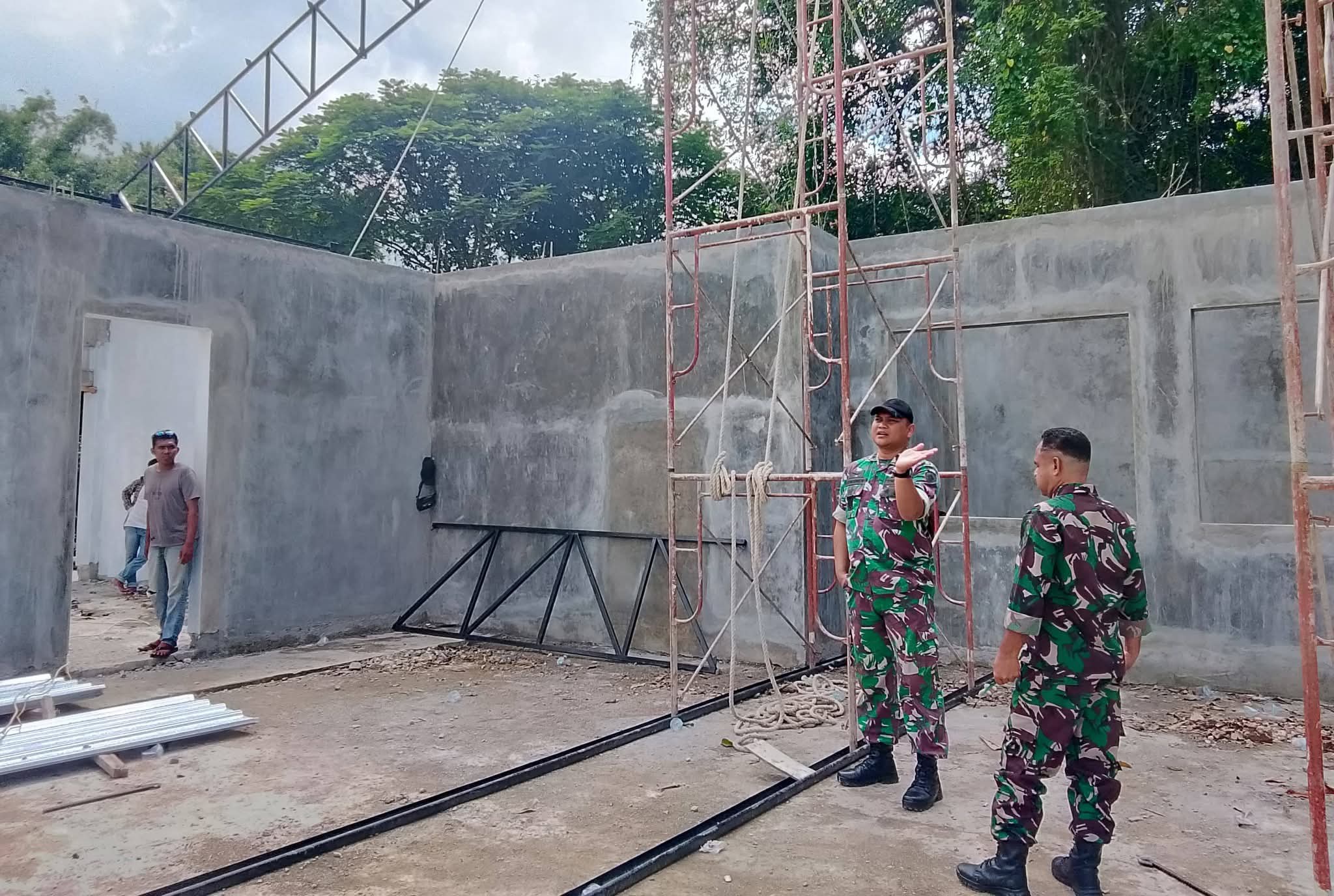Pastikan Sesuai Target, Dandim 1621/TTS Tinjau Pembangunan Gerai KDKMP di Tiga Kecamatan