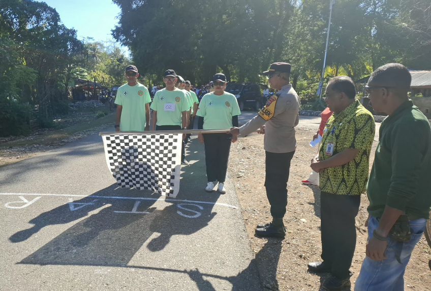 18 Regu Meriahkan Gerak Jalan HUT RI ke-81 di Kecamatan Kualin