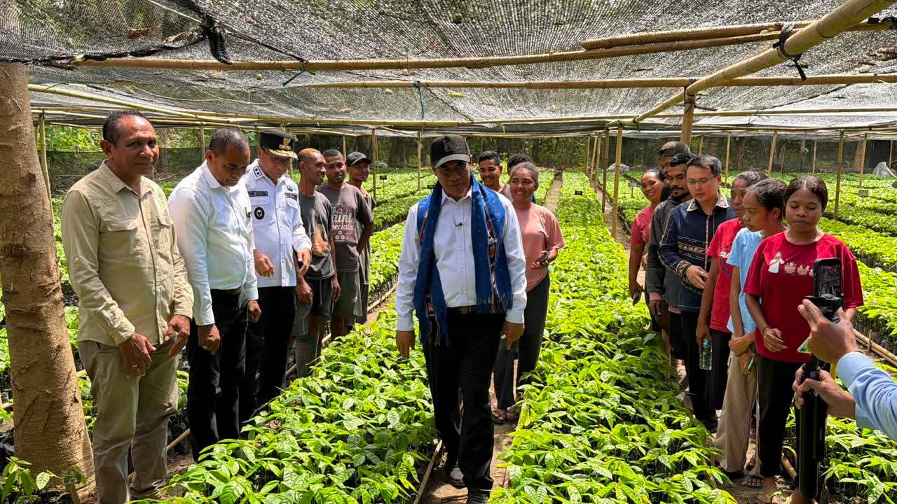 Curhat Mahasiswa Bikin Mentan Amran Datang ke Alor