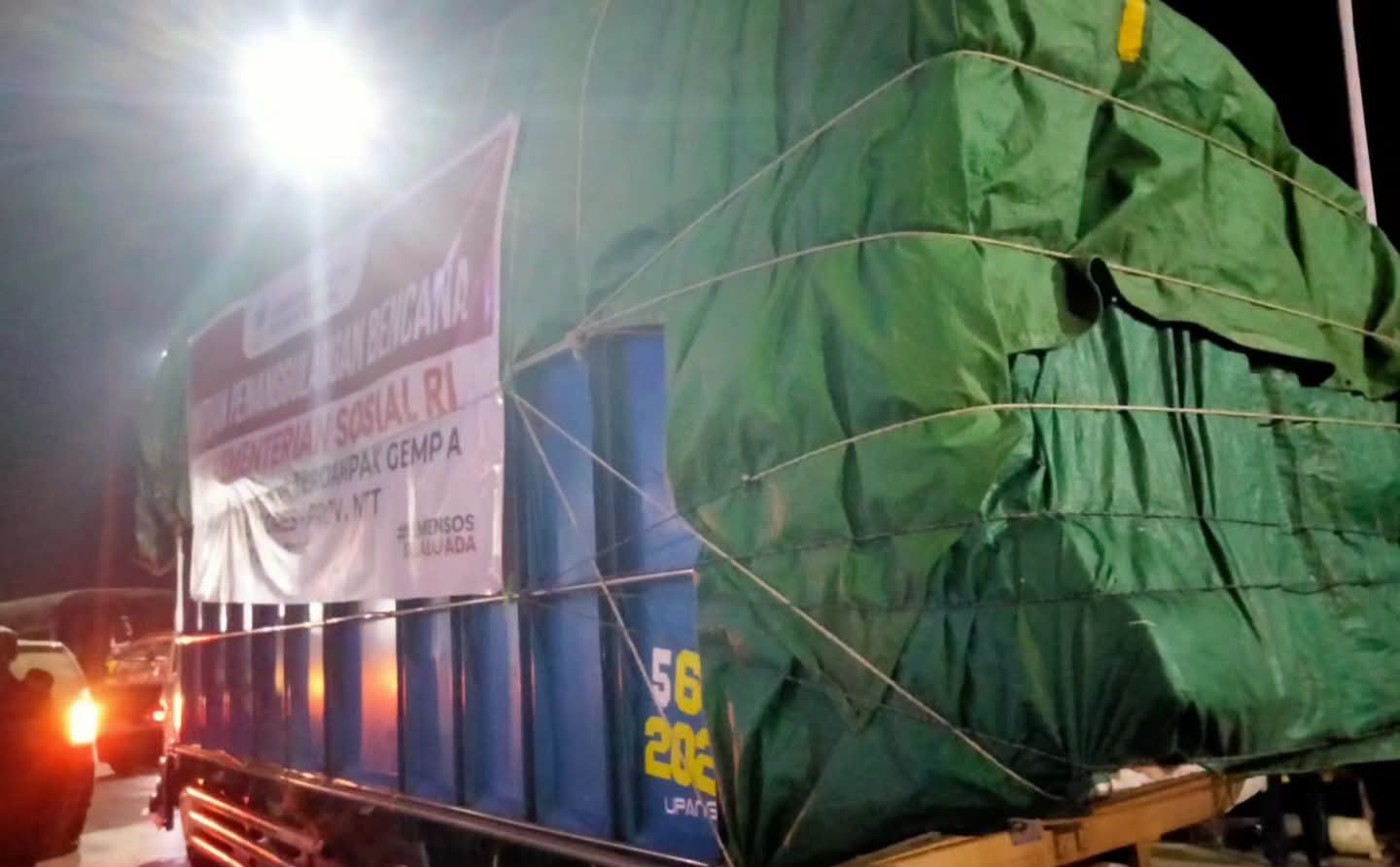Pemprov NTT Bergerak Cepat, 17 Truk Bantuan Meluncur ke Flores
