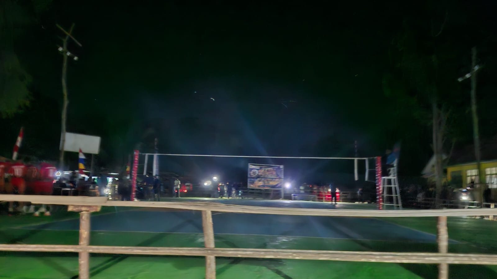 Panitia Diduga Kurang Siap, Laga Perdana Lukas Banu Cup IV Terganggu Lampu Berulang Kali Padam